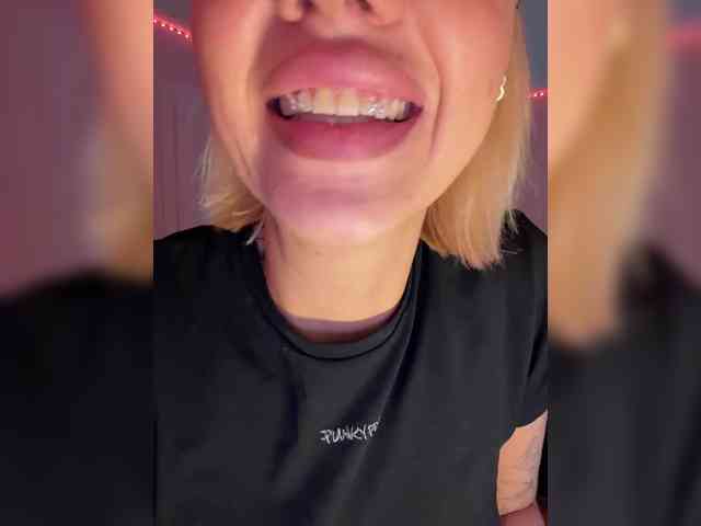 -AmazingBlonde- webcam