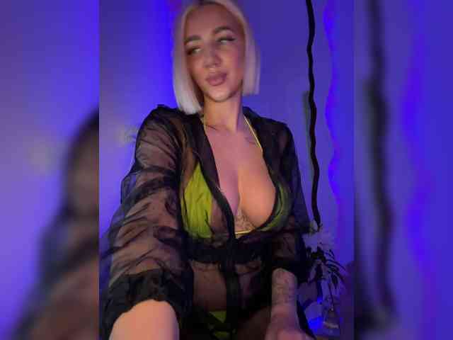 -AmazingBlonde- webcam