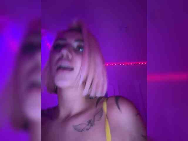 -AmazingBlonde- webcam