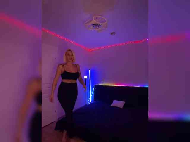 -AmazingBlonde- webcam