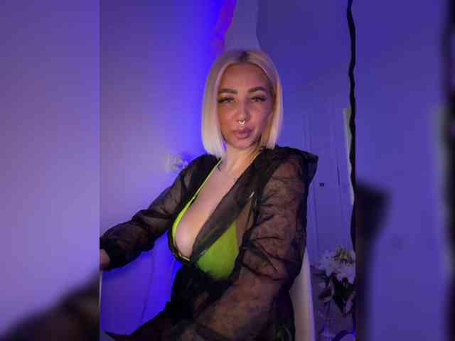 -AmazingBlonde- webcam