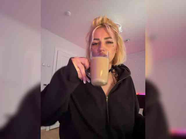 -AmazingBlonde- webcam