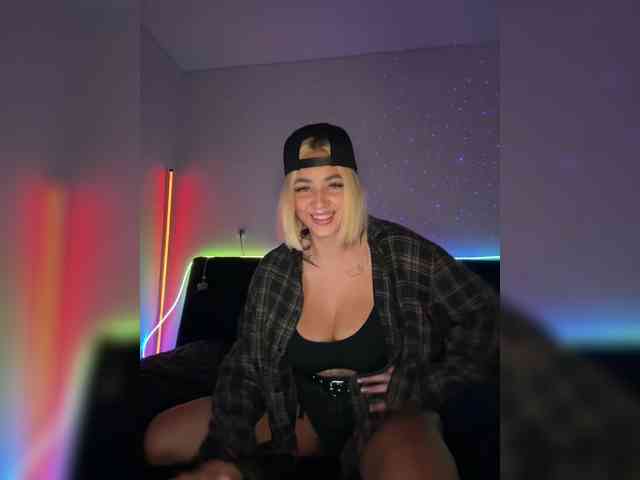 -AmazingBlonde- webcam