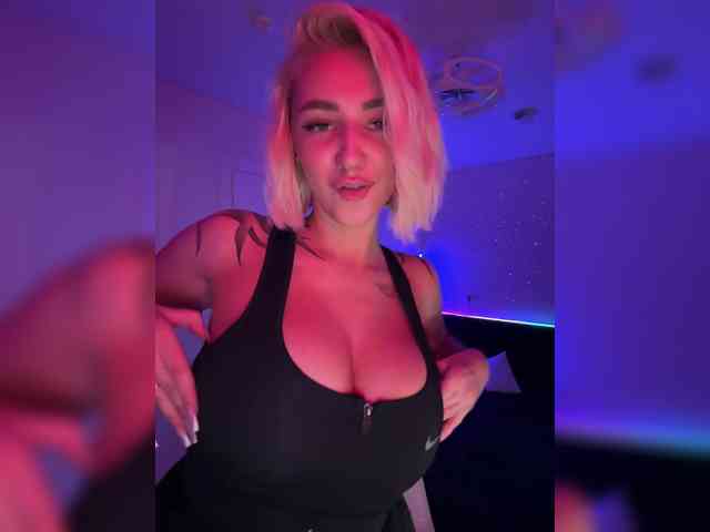 -AmazingBlonde- webcam