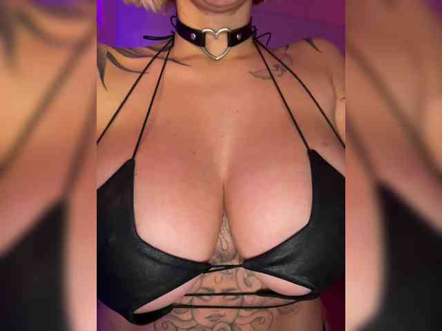 -AmazingBlonde- webcam