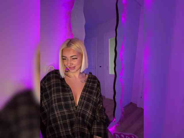 -AmazingBlonde- webcam