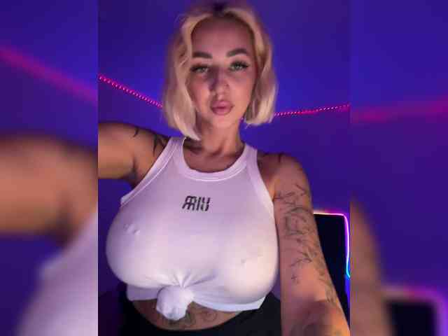 -AmazingBlonde- webcam