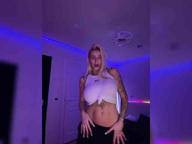 -AmazingBlonde- webcam