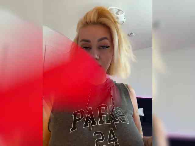 -AmazingBlonde- webcam