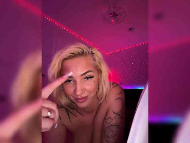 -AmazingBlonde- webcam