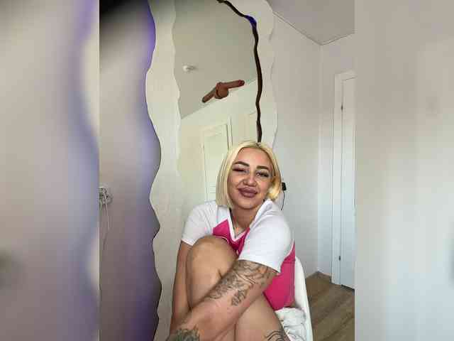 -AmazingBlonde- webcam