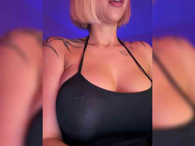 -AmazingBlonde- webcam