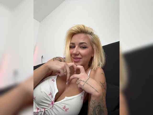 -AmazingBlonde- webcam