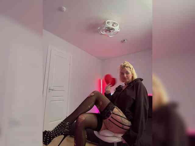 -AmazingBlonde- webcam