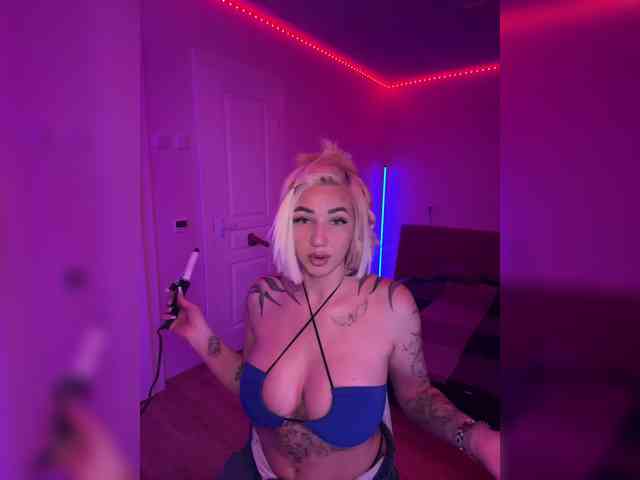 -AmazingBlonde- webcam