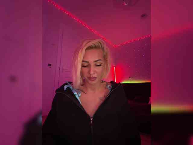 -AmazingBlonde- webcam