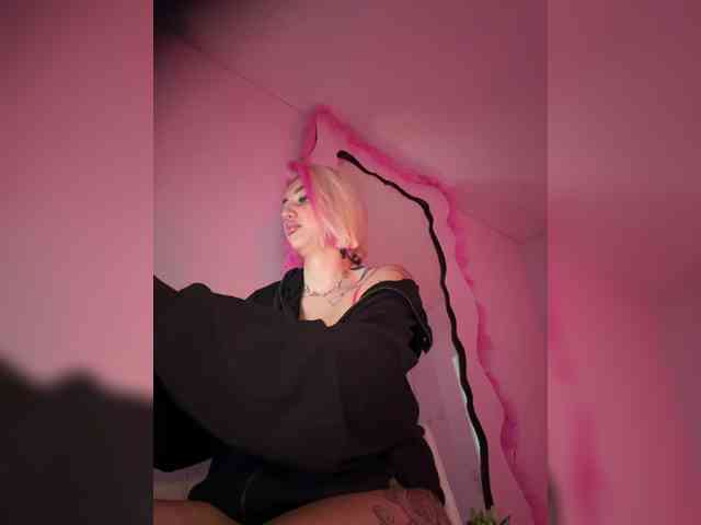 -AmazingBlonde- webcam