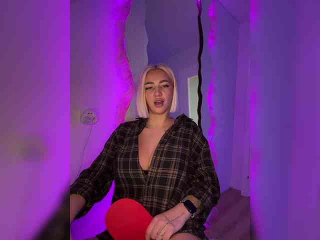 -AmazingBlonde- webcam