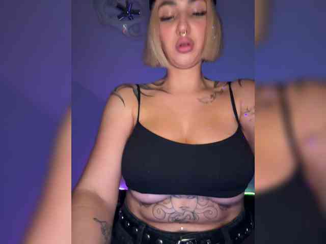 -AmazingBlonde- webcam