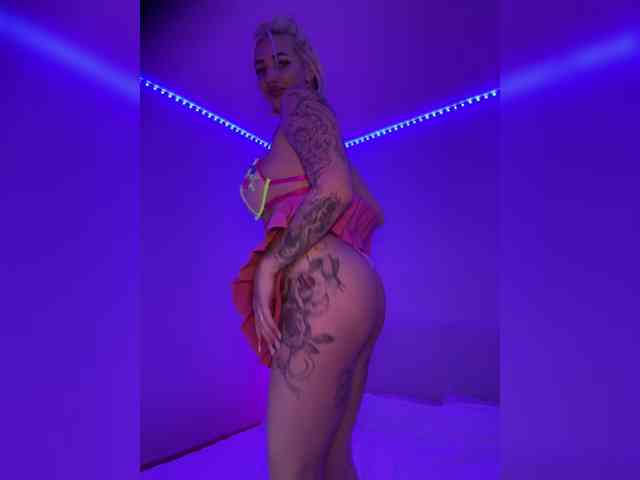 -AmazingBlonde- webcam