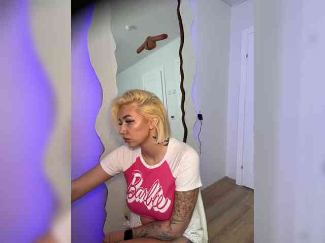 -AmazingBlonde- webcam