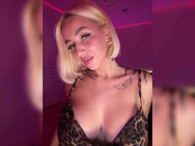 -AmazingBlonde- webcam