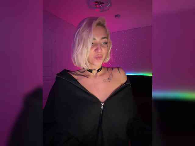 -AmazingBlonde- webcam