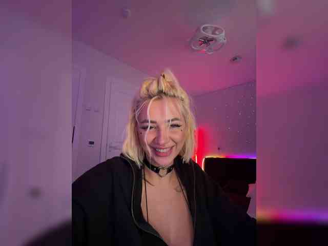 -AmazingBlonde- webcam