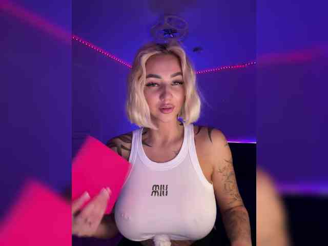 -AmazingBlonde- webcam