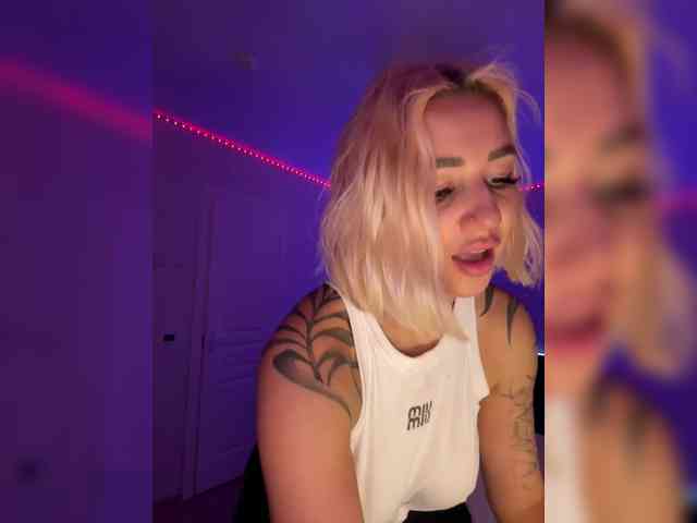 -AmazingBlonde- webcam