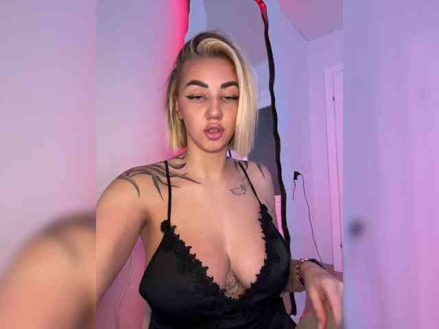 -AmazingBlonde- webcam