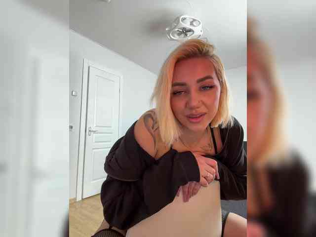 -AmazingBlonde- Live Webcam on BongaCams