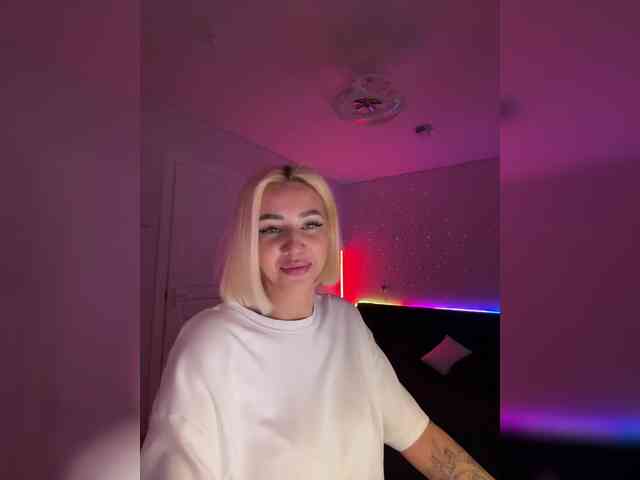 -AmazingBlonde- webcam