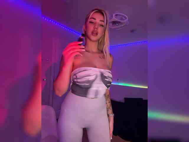 -AmazingBlonde- webcam