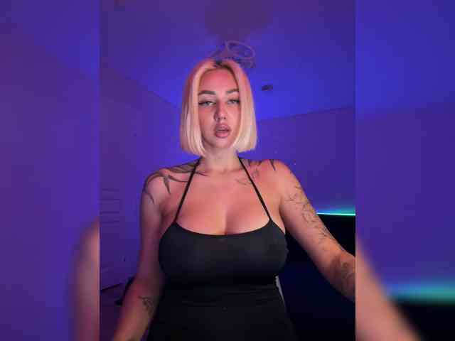 -AmazingBlonde- webcam