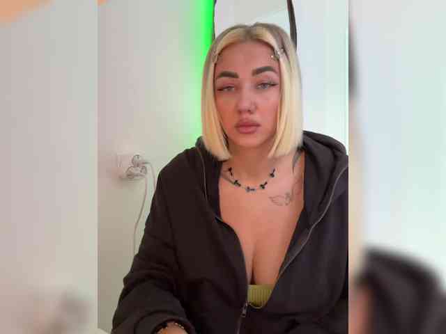 -AmazingBlonde- webcam