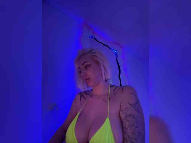 -AmazingBlonde- webcam