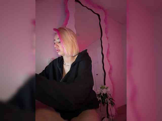 -AmazingBlonde- webcam