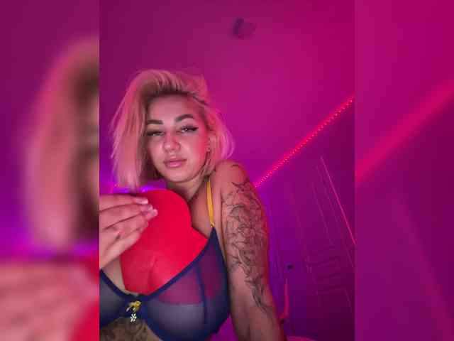 -AmazingBlonde- webcam