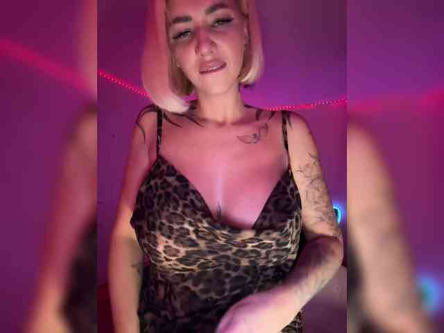 -AmazingBlonde- webcam