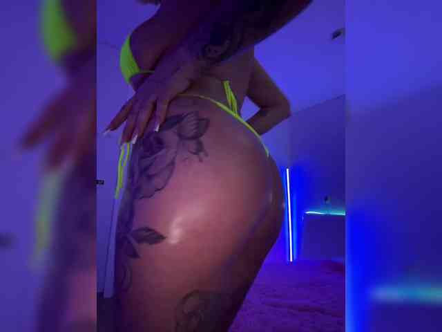 -AmazingBlonde- webcam