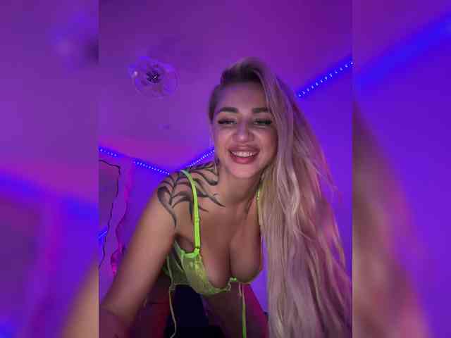 -AmazingBlonde- webcam