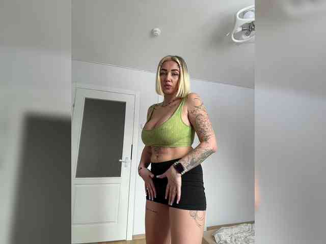 -AmazingBlonde- webcam