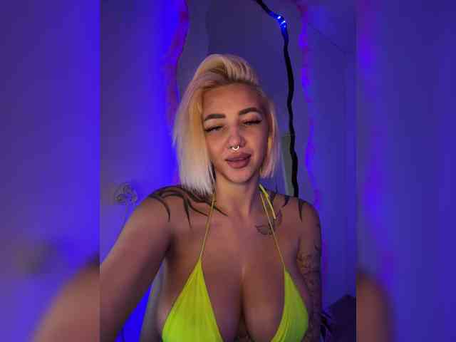 -AmazingBlonde- webcam