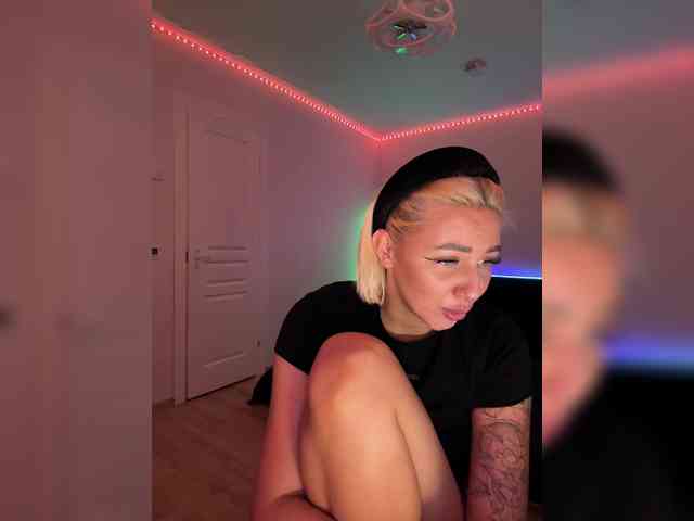 -AmazingBlonde- webcam