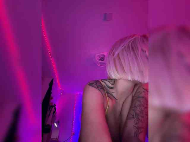 -AmazingBlonde- webcam