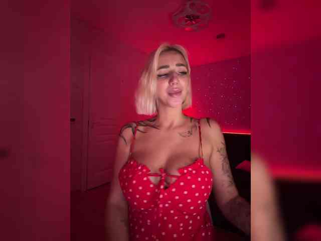 -AmazingBlonde- webcam