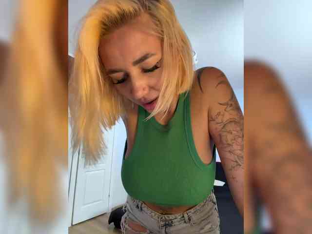 -AmazingBlonde- webcam