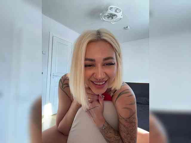 -AmazingBlonde- webcam