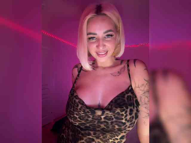 -AmazingBlonde- webcam